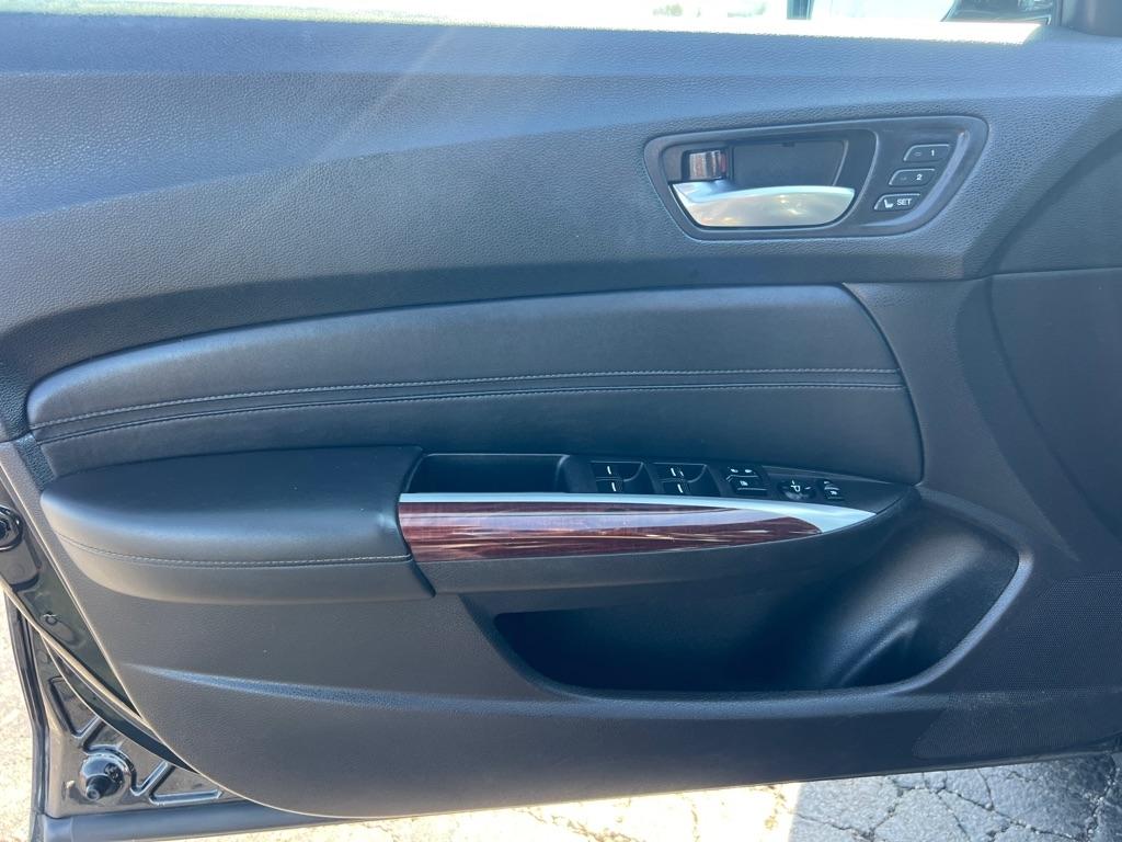 Acura TLX 9-Spd AT 2015
