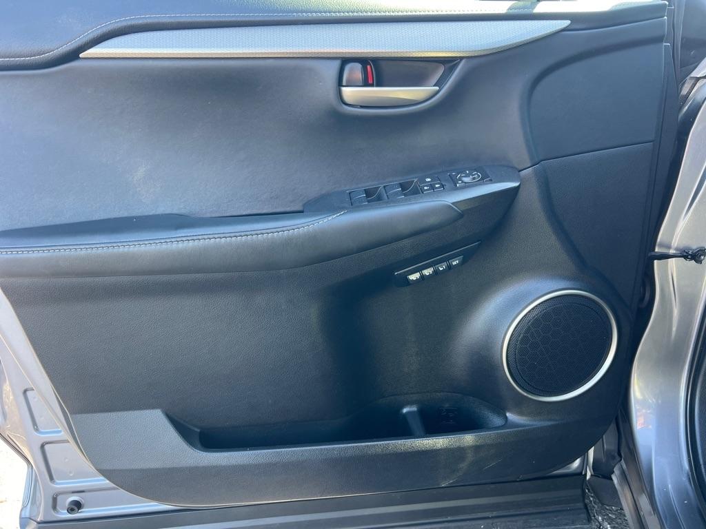 Lexus NX 200t FWD 2015