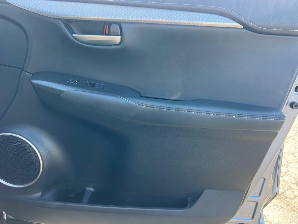 Lexus NX 200t FWD 2015