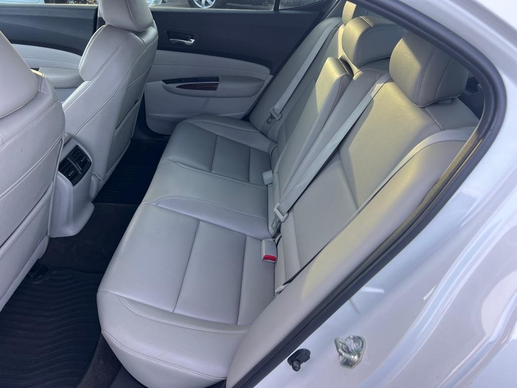 Acura TLX 8-Spd DCT 2016
