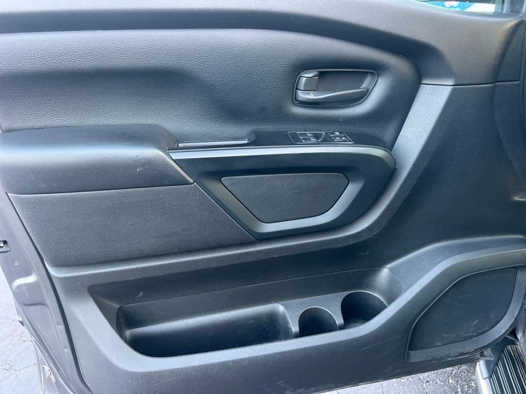 Nissan Titan 2WD 2017