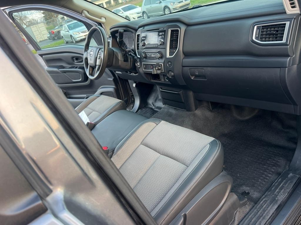 Nissan Titan 2WD 2017