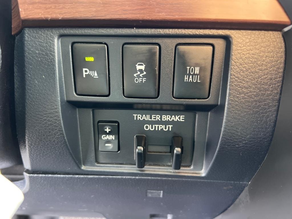 Toyota Tundra Limited 5.7L CrewMax 4WD 2018