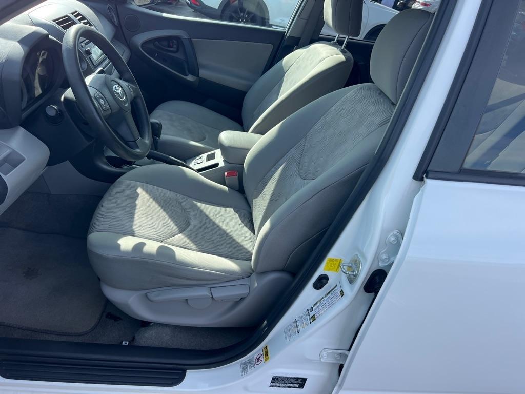 Toyota RAV4 Base I4 4WD 2012