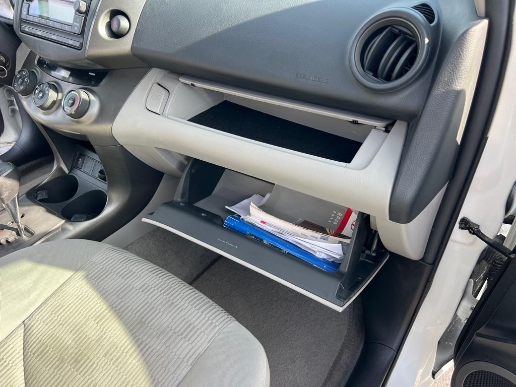 Toyota RAV4 Base I4 4WD 2012