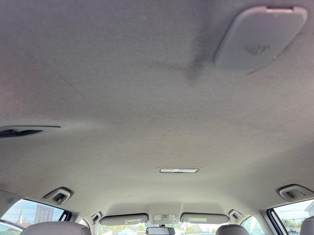 Toyota RAV4 Base I4 4WD 2012