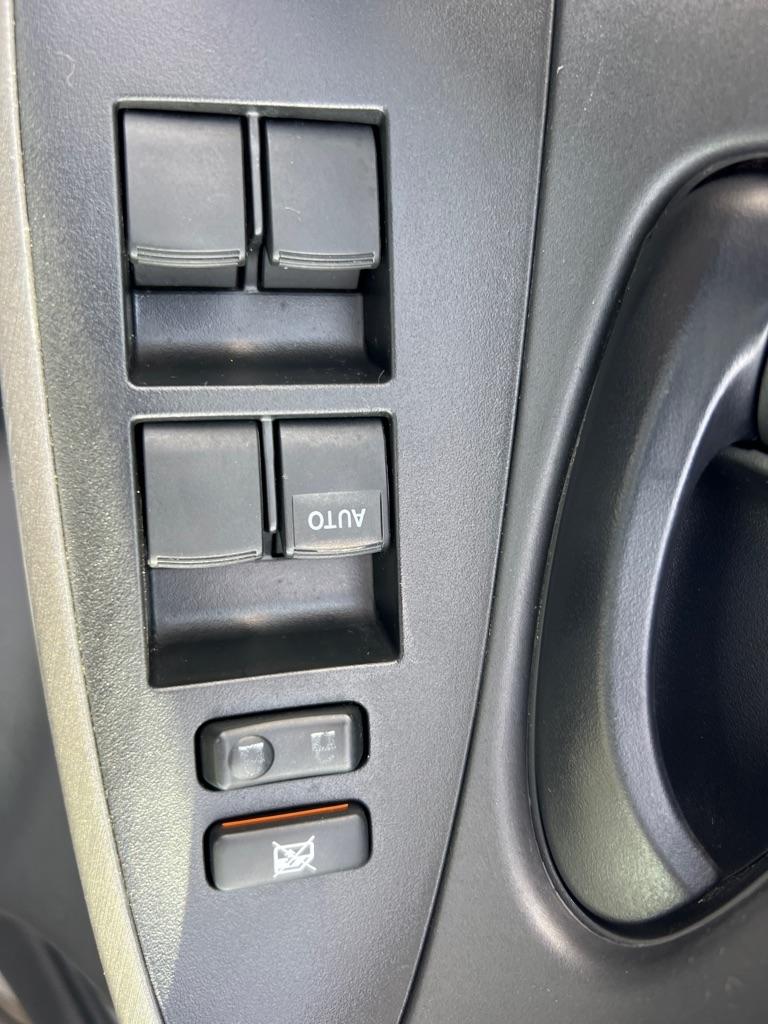 Toyota RAV4 Base I4 4WD 2012