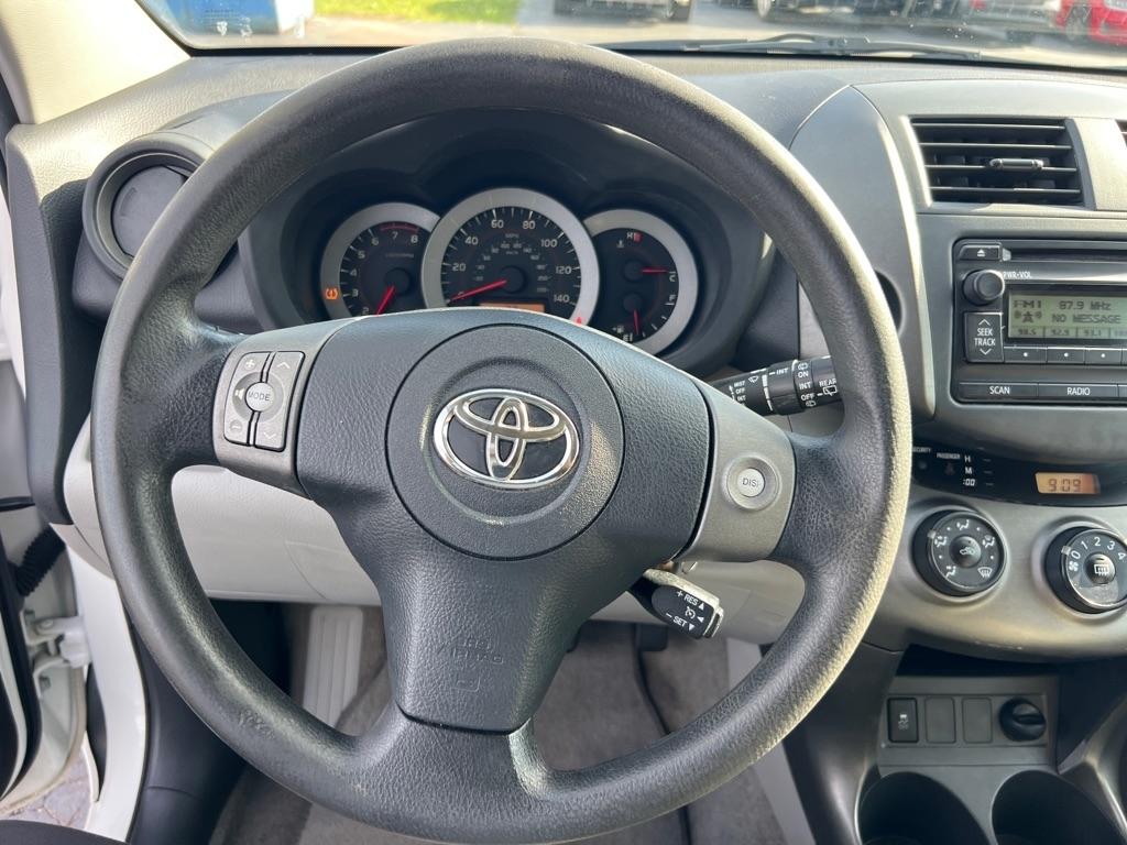 Toyota RAV4 Base I4 4WD 2012