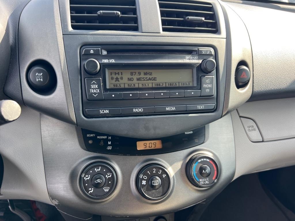 Toyota RAV4 Base I4 4WD 2012