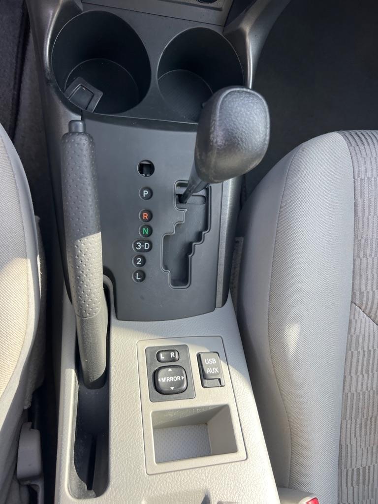 Toyota RAV4 Base I4 4WD 2012