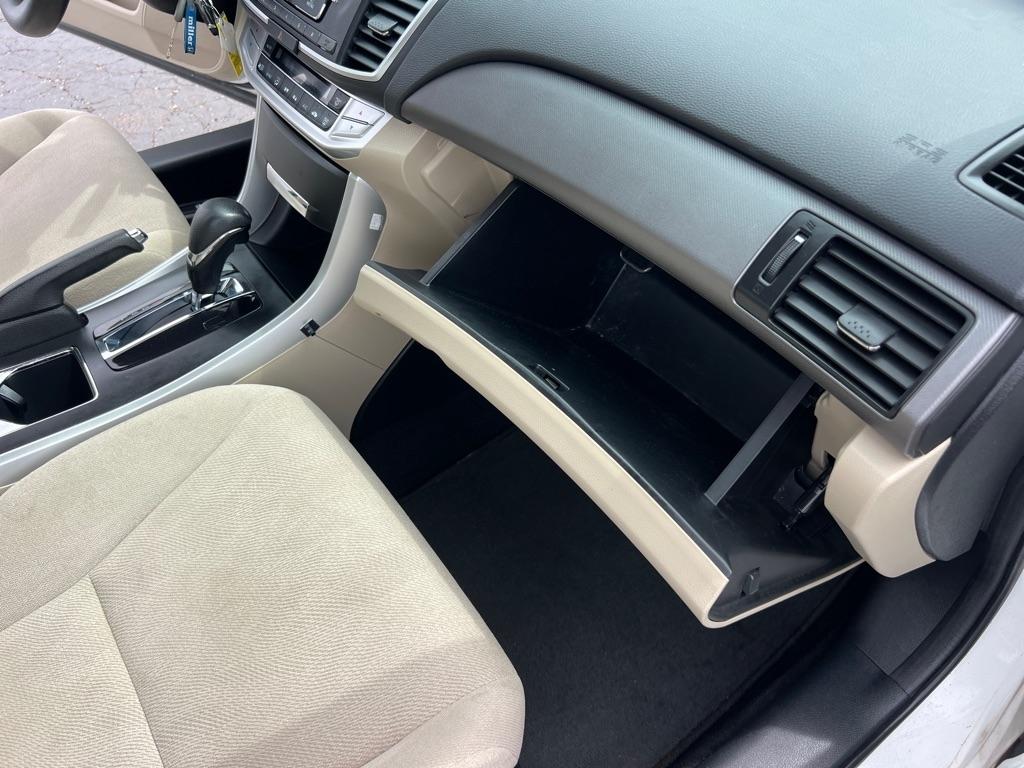 Honda Accord LX Sedan CVT 2013