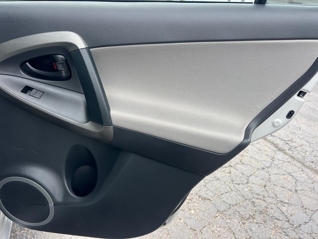 Toyota RAV4 Base I4 4WD 2011