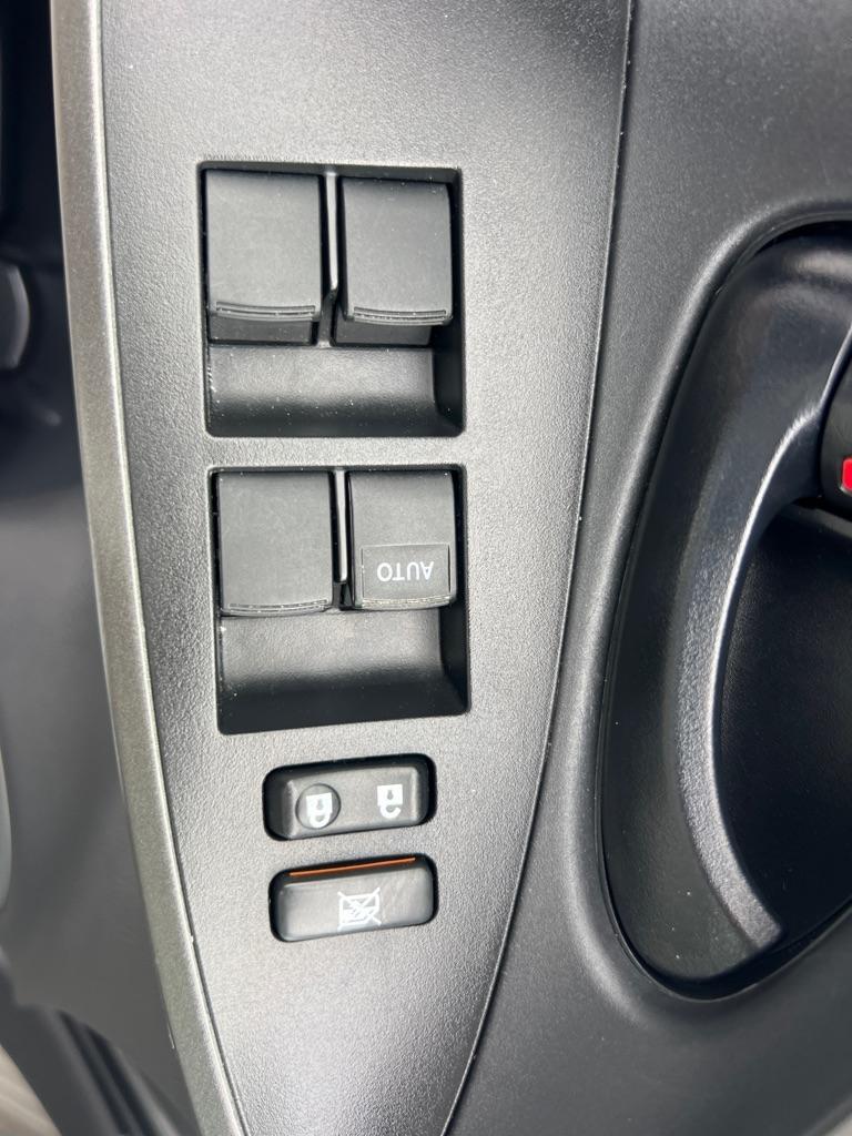 Toyota RAV4 Base I4 4WD 2011