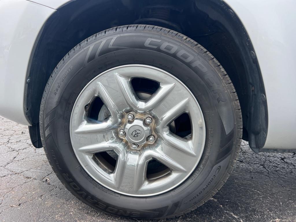 Toyota RAV4 Base I4 4WD 2011