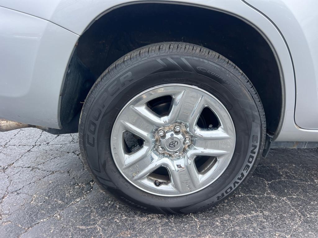 Toyota RAV4 Base I4 4WD 2011