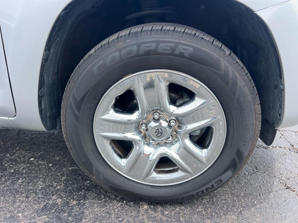 Toyota RAV4 Base I4 4WD 2011