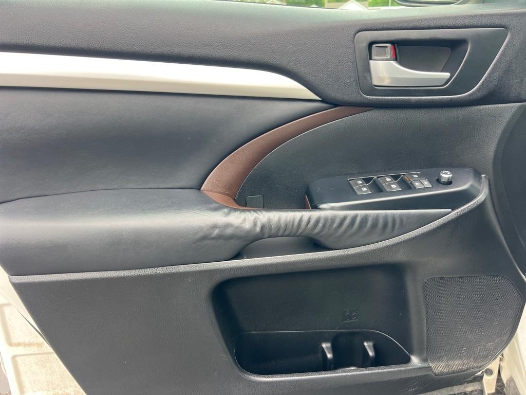 Toyota Highlander XLE AWD V6 2014