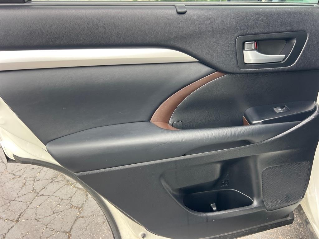 Toyota Highlander XLE AWD V6 2014