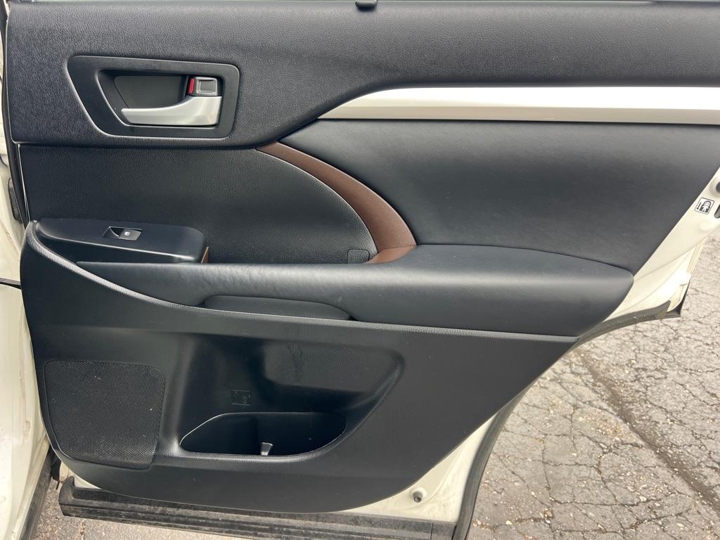 Toyota Highlander XLE AWD V6 2014