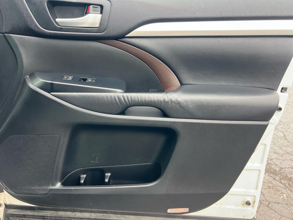 Toyota Highlander XLE AWD V6 2014