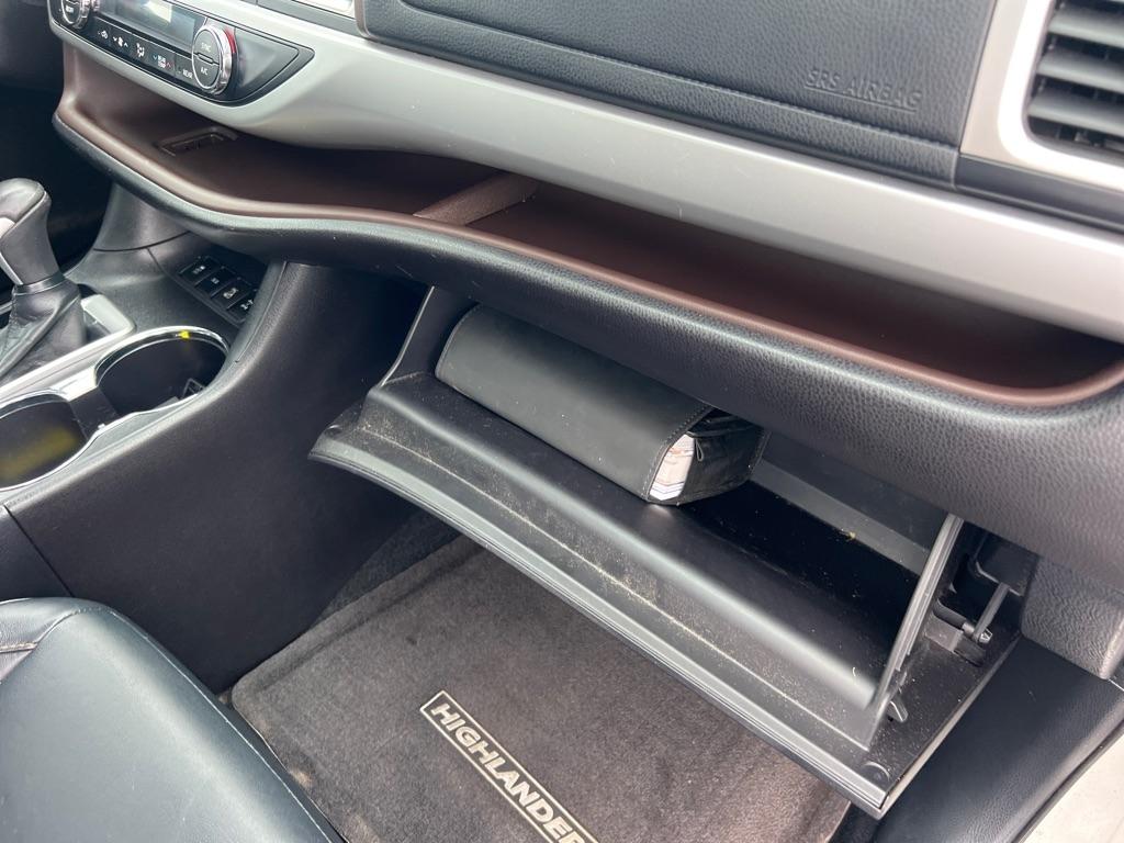 Toyota Highlander XLE AWD V6 2014