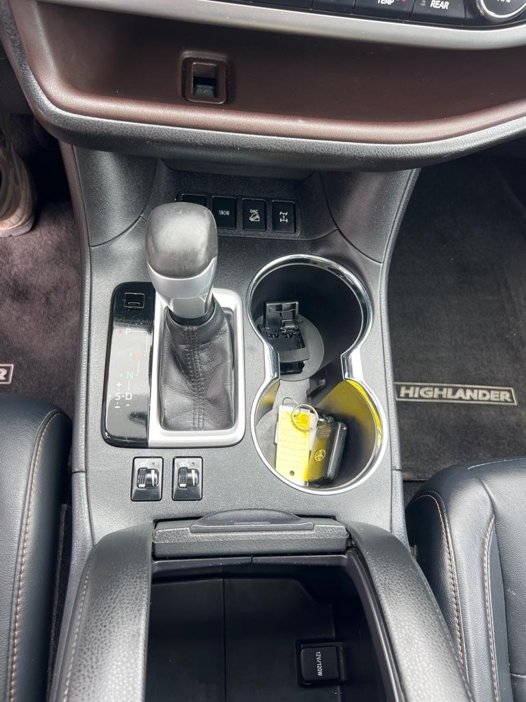 Toyota Highlander XLE AWD V6 2014