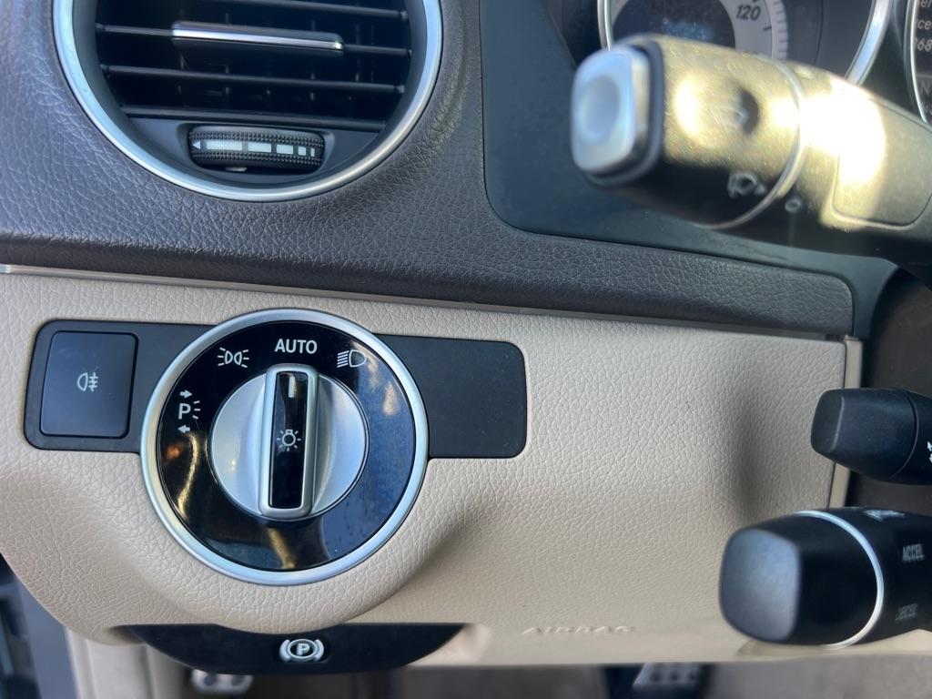 Mercedes-Benz C-Class 4dr Sdn C 300 Sport 4MATIC 2013