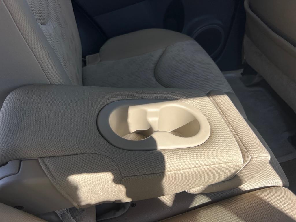 Toyota RAV4 4WD 4dr I4 (Natl) 2012