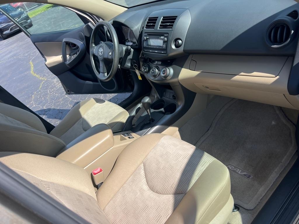 Toyota RAV4 4WD 4dr I4 (Natl) 2012