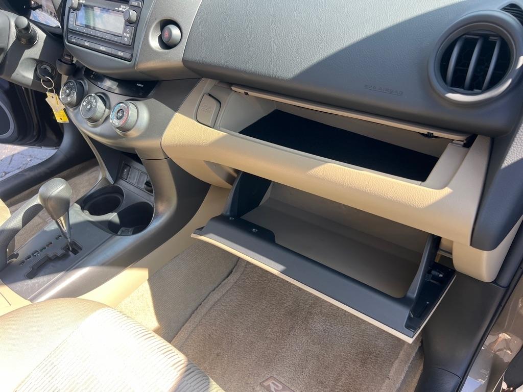 Toyota RAV4 4WD 4dr I4 (Natl) 2012