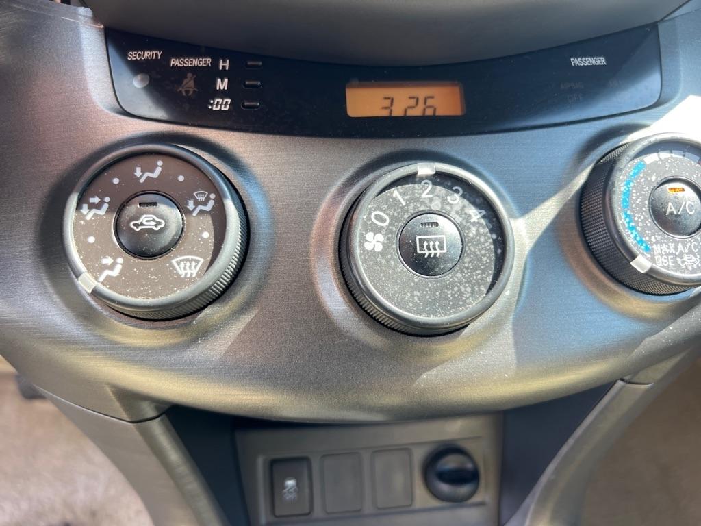 Toyota RAV4 4WD 4dr I4 (Natl) 2012