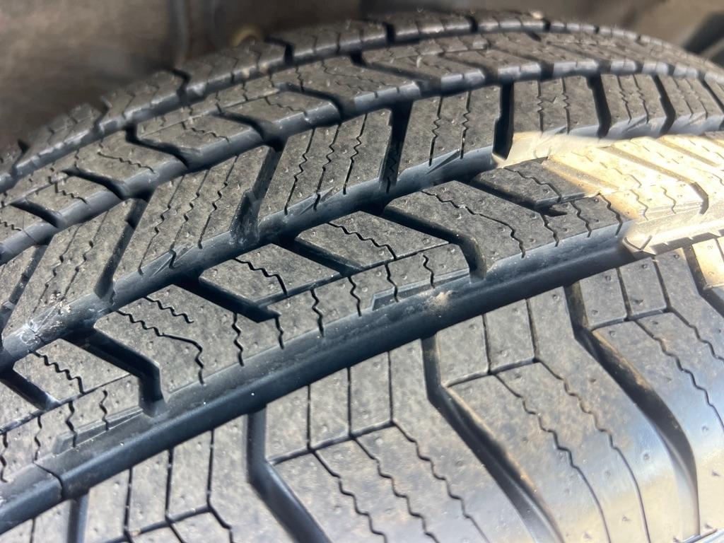 Toyota RAV4 4WD 4dr I4 (Natl) 2012