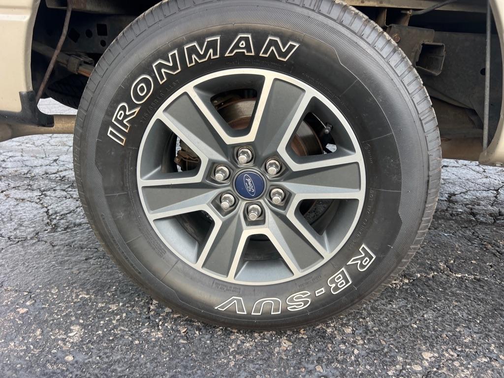 Ford F-150 2WD Reg Cab 126" XLT 2007