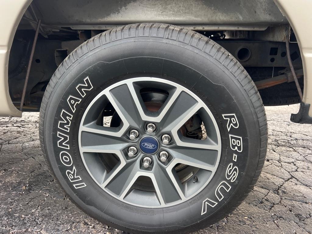 Ford F-150 2WD Reg Cab 126" XLT 2007