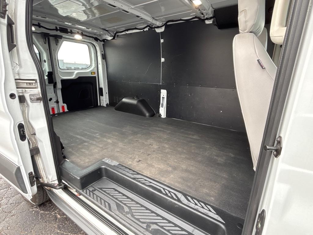 Ford Transit Van T-150 130" Low Rf 8600 GVWR Sliding RH Dr 2018