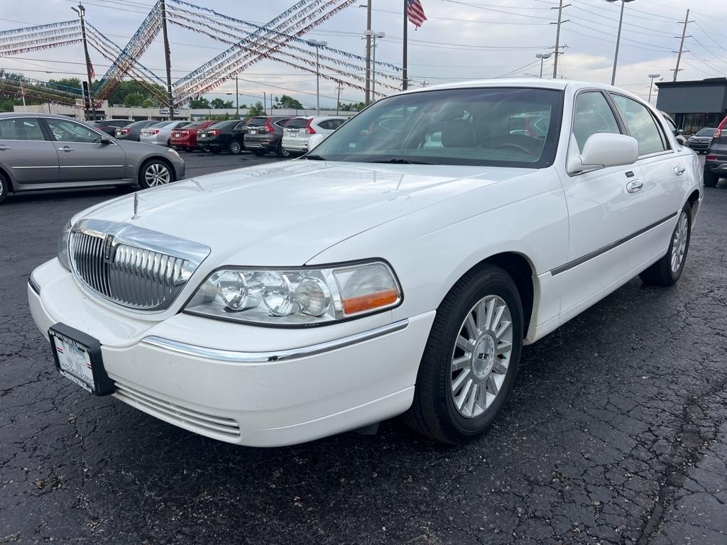 Lincoln Town Car 4dr Sdn Signature 2003