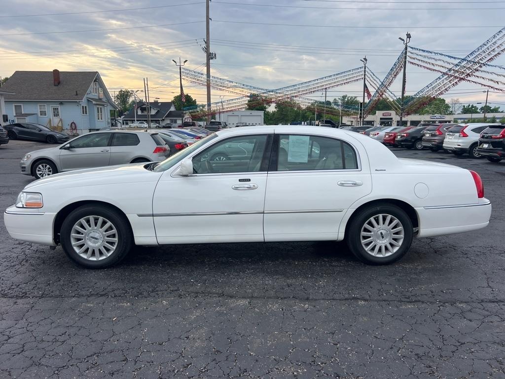 Lincoln Town Car 4dr Sdn Signature 2003