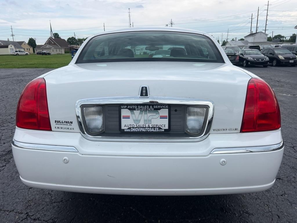 Lincoln Town Car 4dr Sdn Signature 2003