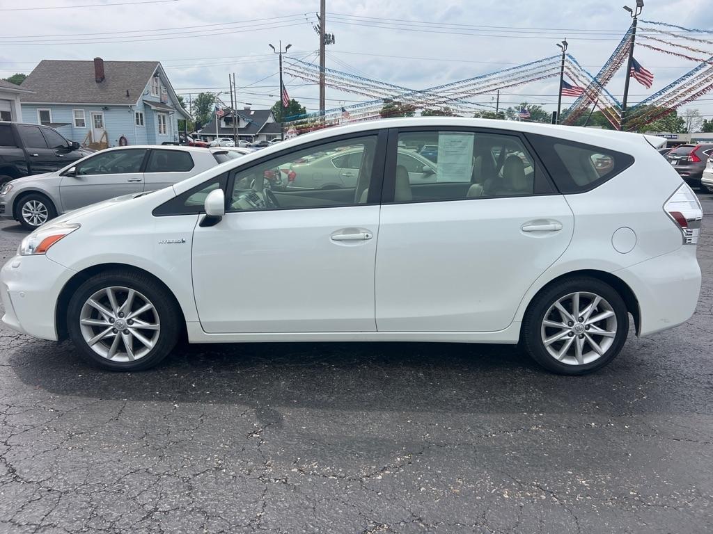 Toyota Prius V 5dr Wgn Three (Natl) 2013