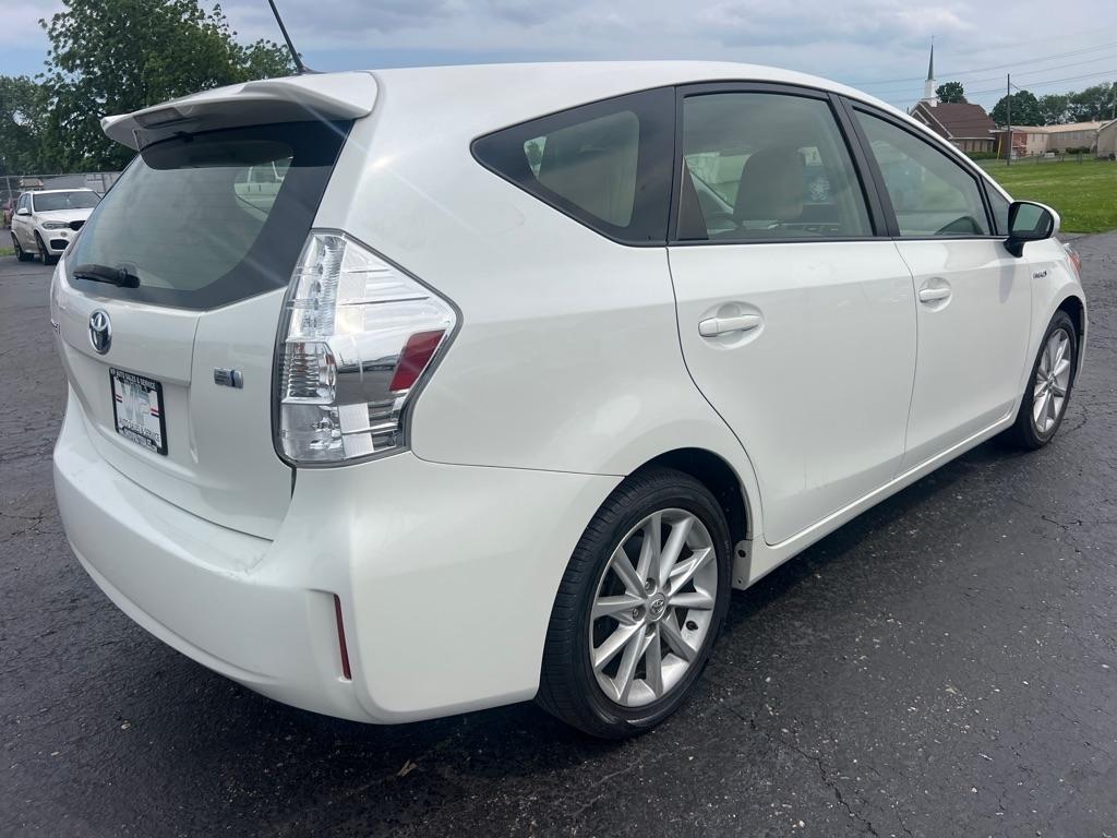 Toyota Prius V 5dr Wgn Three (Natl) 2013