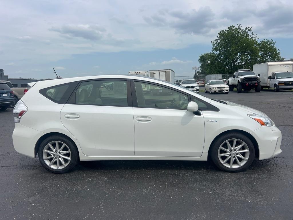 Toyota Prius V 5dr Wgn Three (Natl) 2013
