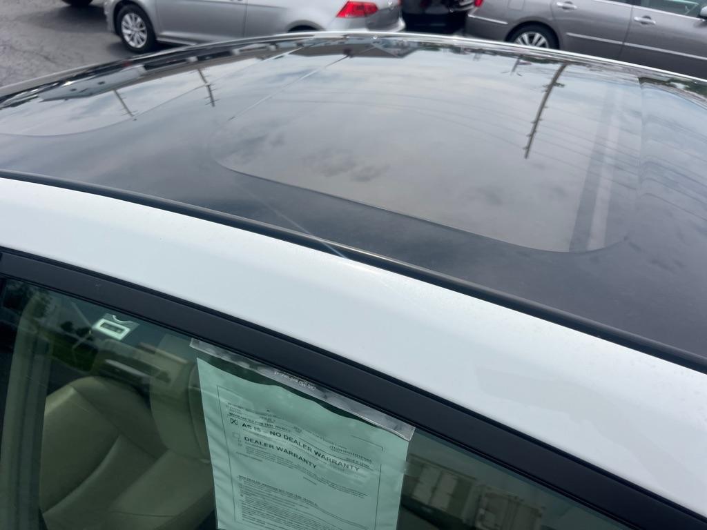 Toyota Prius V 5dr Wgn Three (Natl) 2013