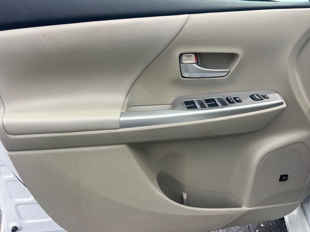 Toyota Prius V 5dr Wgn Three (Natl) 2013