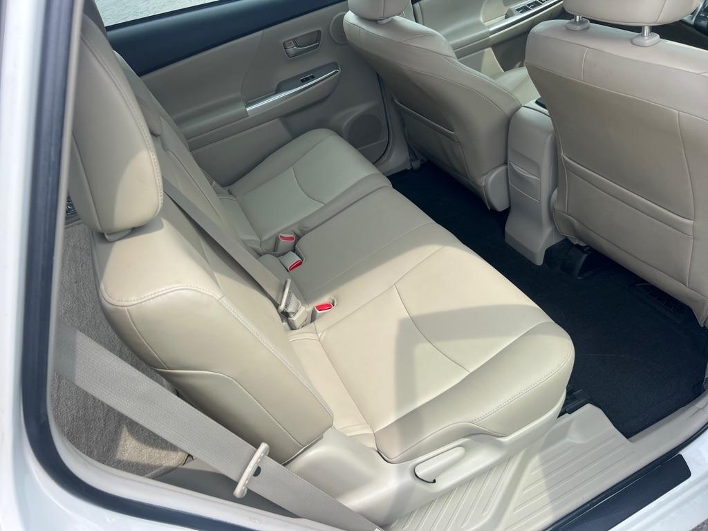 Toyota Prius V 5dr Wgn Three (Natl) 2013
