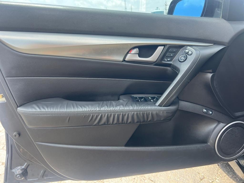 Acura TL 4dr Sdn 2WD 2010