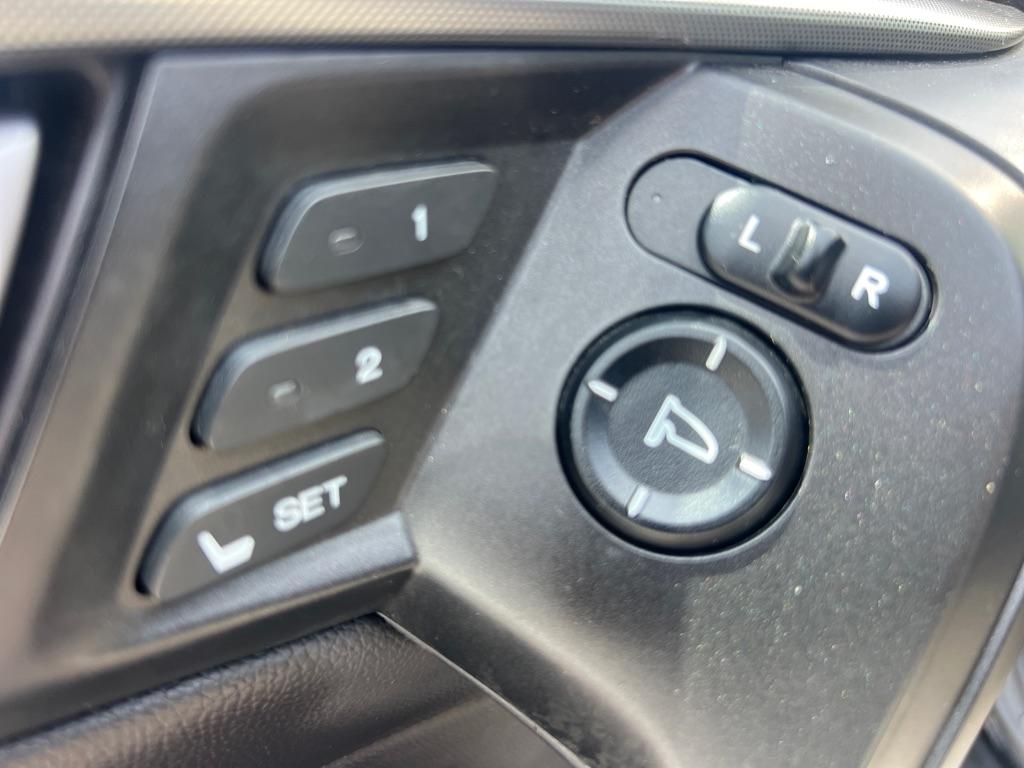 Acura TL 4dr Sdn 2WD 2010