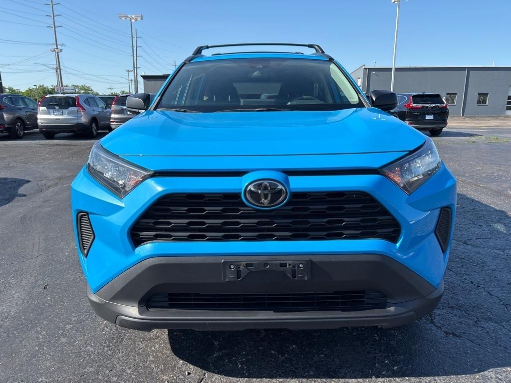 Toyota RAV4 LE AWD (Natl) 2020