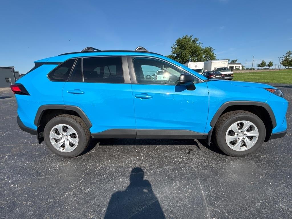 Toyota RAV4 LE AWD (Natl) 2020