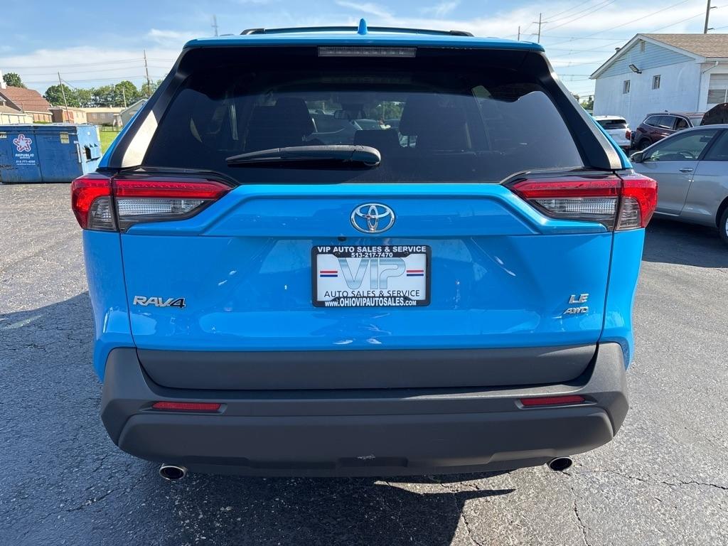 Toyota RAV4 LE AWD (Natl) 2020