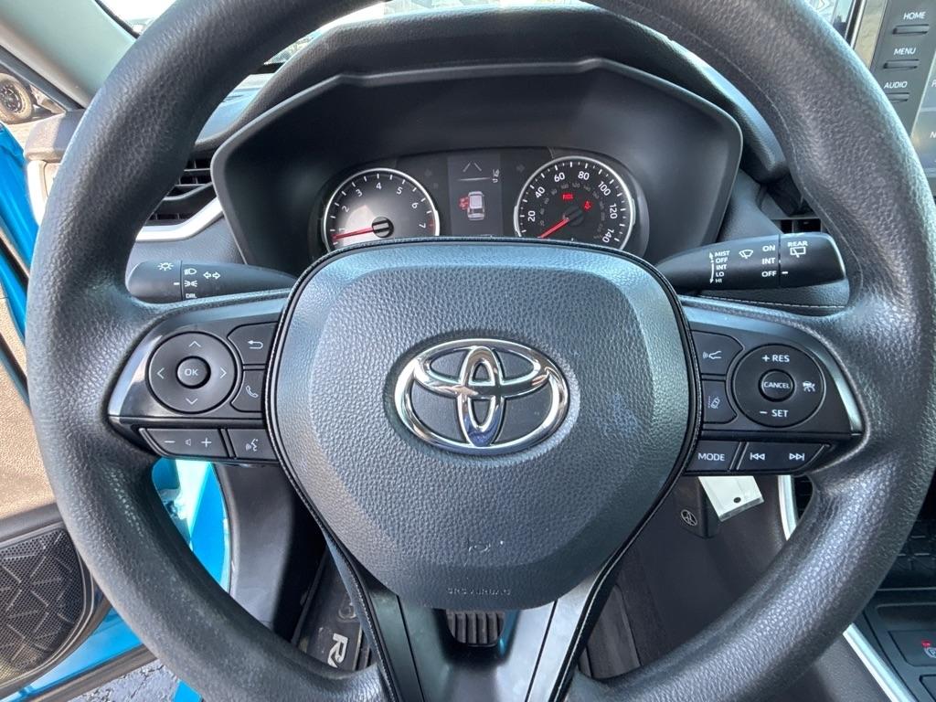Toyota RAV4 LE AWD (Natl) 2020